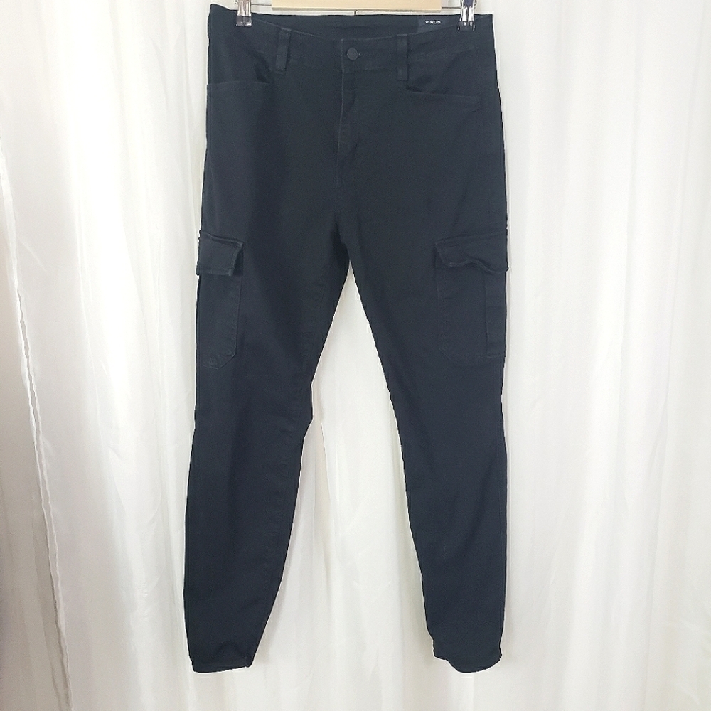Vince Utility Skinny Cargo Pant in black size 30